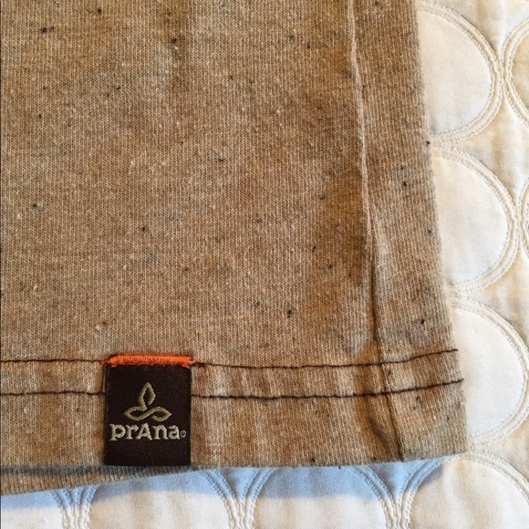 VINTAGE PRANA PANEL T-SHIRT. NO FLAWS. - Picture 4 of 7